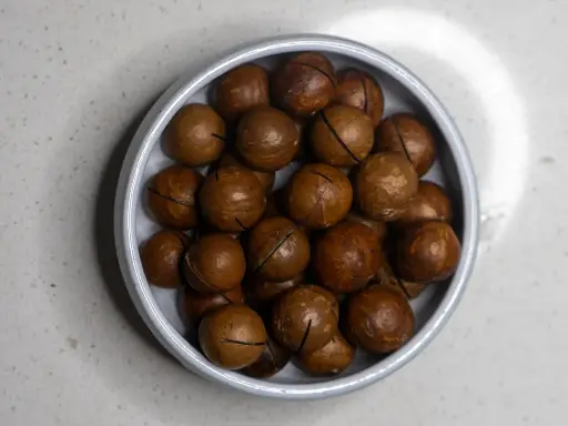 مكاديميا بقشر